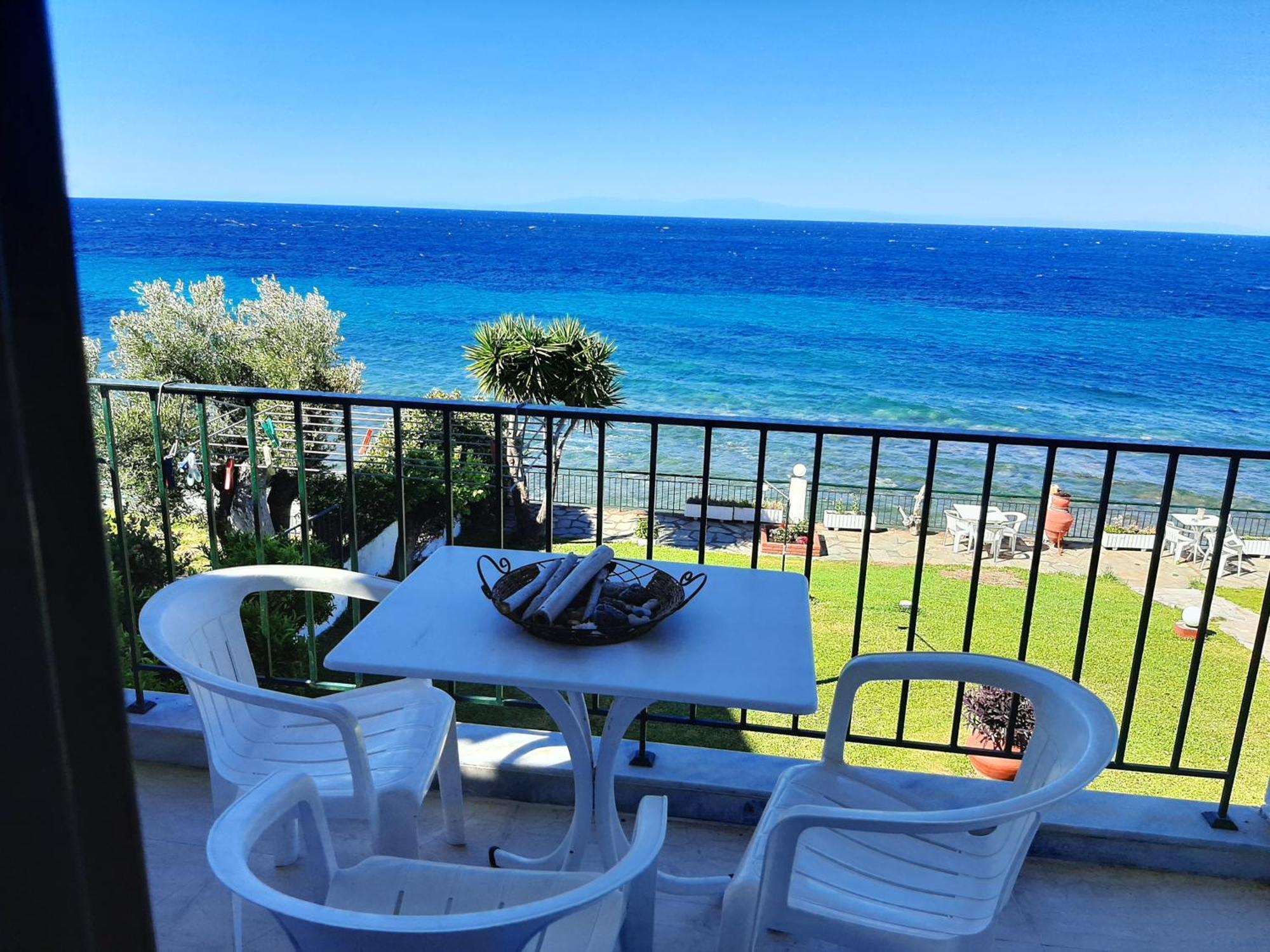 Alexiadis Apartments Agia Paraskevi  Exterior photo